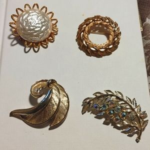 METAL BROOCHES